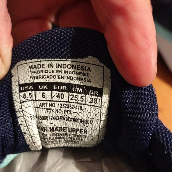 Under Armor womans 8.5 Running shoes - Picture 6 of 7